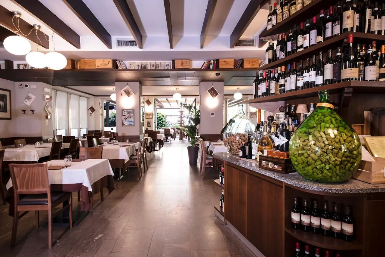 Hotel Osteria Della Pista Dal 1875 Casorate Sempione