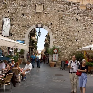 Taohome , Taormina Italia