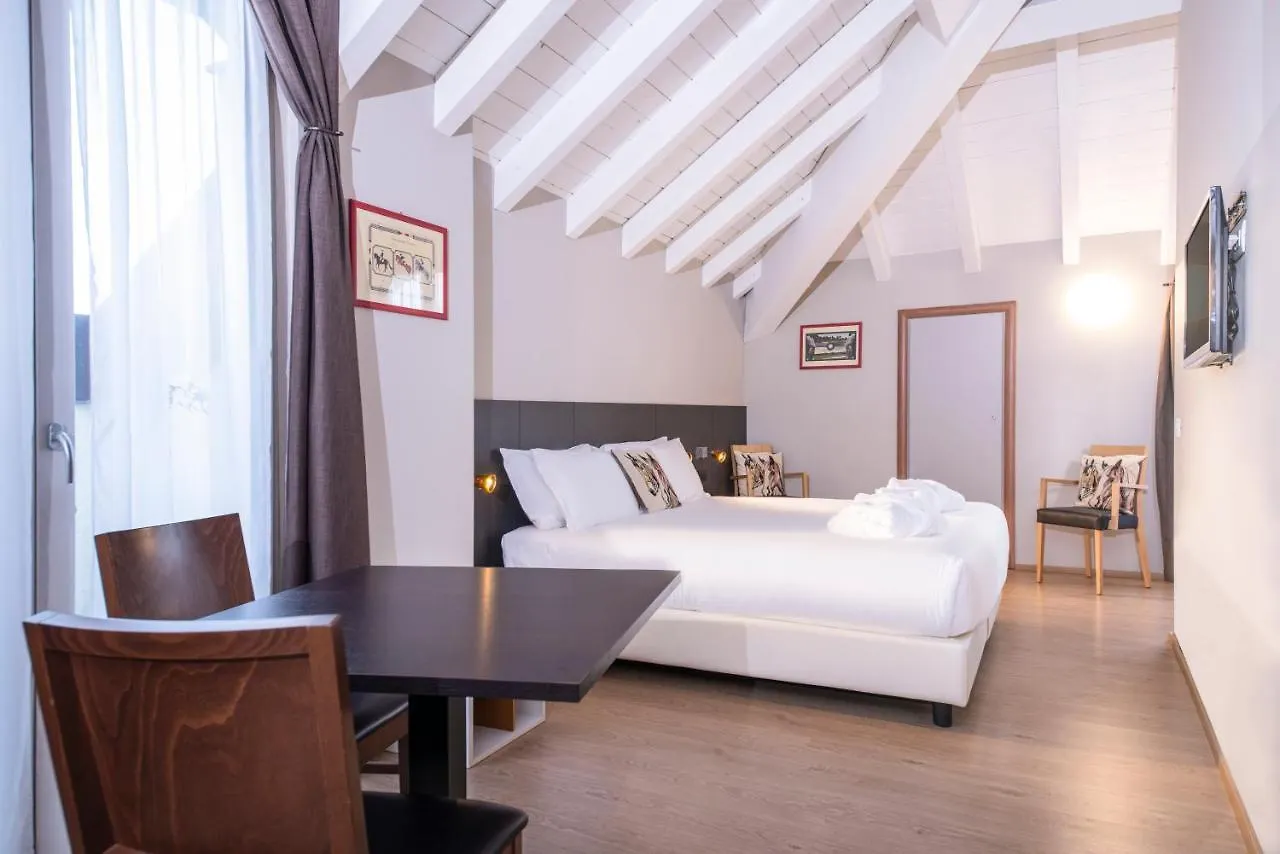 Hotel Osteria Della Pista Dal 1875 Casorate Sempione Italy