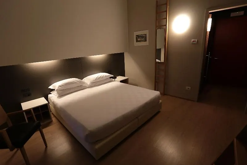 Hotel Osteria Della Pista Dal 1875 Casorate Sempione 4*,  Italy